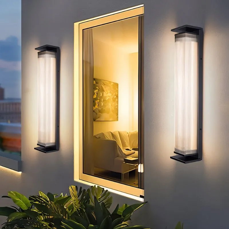 Baraq Outdoor Wall Lamp