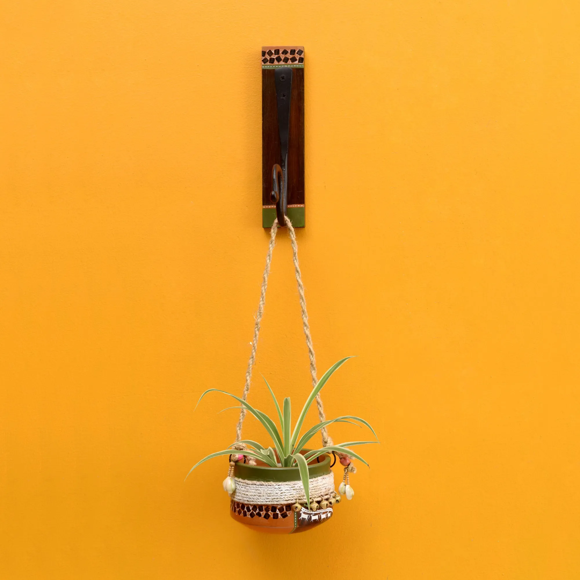 Jute Embellished Earthen Planter on a Classic Wall Hook