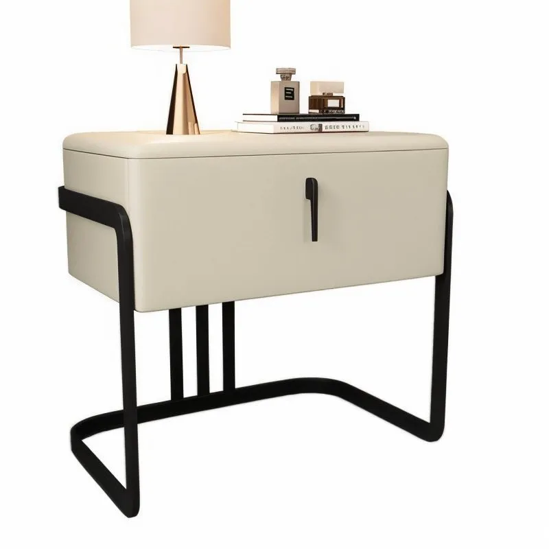 Syrtari Side Table